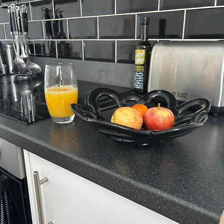 3-Bed Home From Home, Sleeps 6, Great For Contractors, Close To Gulliver'S Valley Theme Park, Free Parking, Hot Tub, Couple Retreat Sheffield Esterno foto