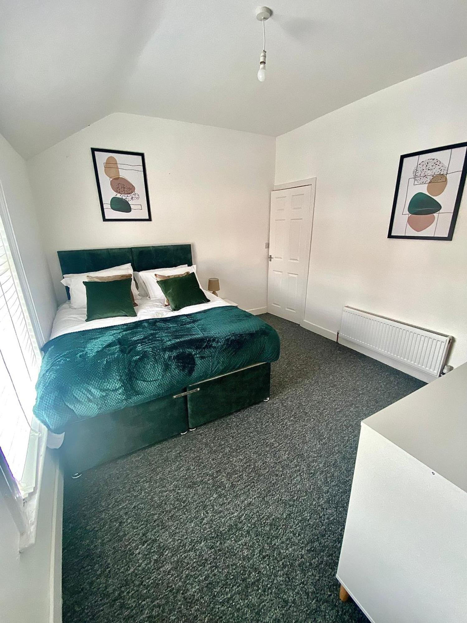 3-Bed Home From Home, Sleeps 6, Great For Contractors, Close To Gulliver'S Valley Theme Park, Free Parking, Hot Tub, Couple Retreat Sheffield Esterno foto